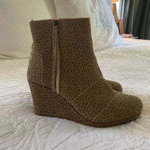 Toms Wedges EUC 8.5